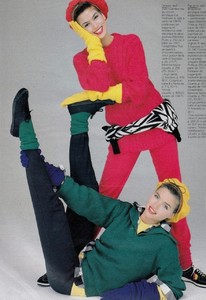 elle_fr_1_oct_1984_14.thumb.jpg.e51bfd87a38f6be13061e891afa04ba6.jpg