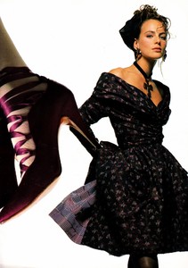 elle_fr_31_aug_1987_7.thumb.jpg.435c55c6f06fd2f8d321741d7bd894d2.jpg