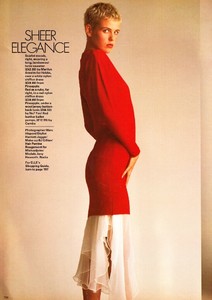 elle_uk_dec_1986_22.thumb.jpg.77a76c4629a4a672af6401299aa1fc9e.jpg
