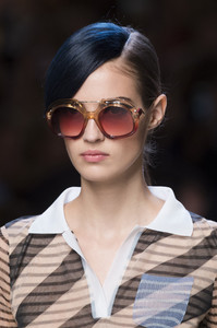 fendi-clp-rs18-0912.thumb.jpg.5f86520d440f66a85d8036e490f46b18.jpg