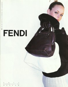 fendi.thumb.jpg.518617635e3b0e710c914b3524b2dff1.jpg