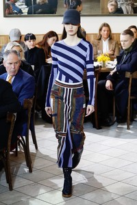 gabriela-hearst-rf18-7867.thumb.jpg.d9a131ca3565a5bbd3299f3b6a16973f.jpg