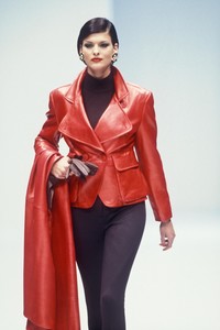 gianfranco-ferre-fw-1992-1.thumb.jpg.6757efa244cb939a3ea92c11f5f54be0.jpg