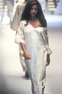 gianfranco-ferre-ss-1994-1.thumb.jpg.11593932994f21ea91133571a5c4103c.jpg