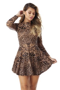 greetje_am559-16n_bro_front.jpg
