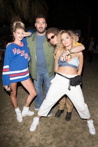 hailey-baldwin-rita-ora-andrew-watts-and-johnny-at-coachella-2018-in-palm-springs-0.jpg