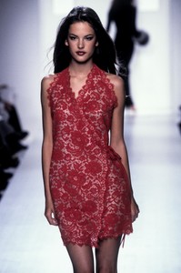 halston-fw-2000-2.thumb.jpg.45a2b695a2b881b46f53c0646feeaac1.jpg