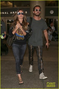 heidi-klum-tom-kaulitz-land-in-la-after-romantic-getaway-03.jpg