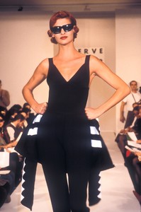 herve-leger-ss-1992-3.thumb.jpg.0a2e1953e762113f5d8483c76fcc04a8.jpg