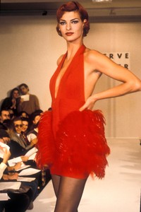herve-leger-ss-1992-4.thumb.jpg.c1c95b54623ac267ee0aa56518eb5b55.jpg