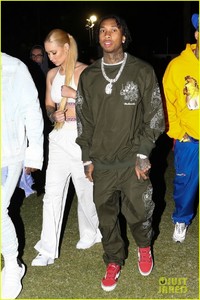 iggy-azalea-tyga-fuel-romance-rumors-at-coachella-01.jpg