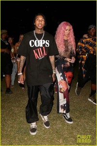 iggy-azalea-tyga-spend-time-together-coachella-02.jpg