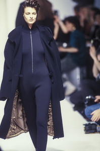 jil-sander-fw-1990-1.thumb.jpg.264d6e4a81676242370743052616c7b3.jpg