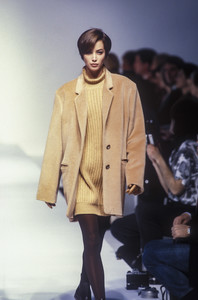 jil-sander-fw-1990-4.thumb.jpg.d21deaac85bb1b02d9f55d52023ff264.jpg