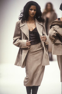 jil-sander-fw-1992-11.thumb.jpg.da0d7775c8ce53a466801db35e01671c.jpg