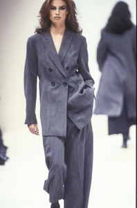 jil-sander-fw-1992-14.thumb.jpg.fc3a51feabaabfb4d42fe243f468dc30.jpg