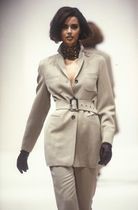 jil-sander-fw-1992-17.thumb.jpg.6d379658947da874a2fbae0d26312128.jpg