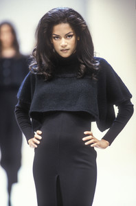 jil-sander-fw-1992-2.thumb.jpg.b8fcaebeb2ced58704e32211a4887f4a.jpg