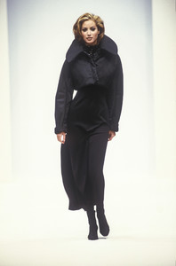 jil-sander-fw-1992-25.thumb.jpg.198f884ad595f074cbbd9e0a7cca3445.jpg