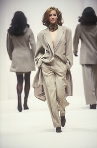 jil-sander-fw-1992-3.thumb.jpg.b82541b85aa8f3aa4faf69f618d467e3.jpg