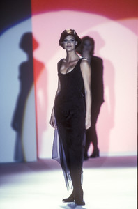 jil-sander-fw-1992-56.thumb.jpg.3d1c12846fedc69168aa6af65c7a2876.jpg