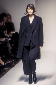 jil-sander-fw-1993-10.thumb.jpg.0ee11860e74412963f8ae7842318171b.jpg