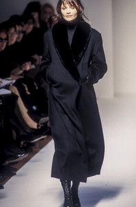 jil-sander-fw-1993-15.thumb.jpg.956e7c71d4f6c37968f781cf1e5a227d.jpg