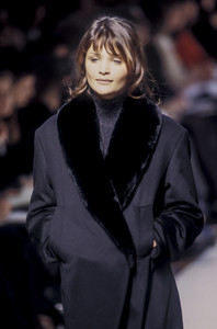 jil-sander-fw-1993-16.thumb.jpg.d59fbf63663b9d826ac216b8c1670885.jpg