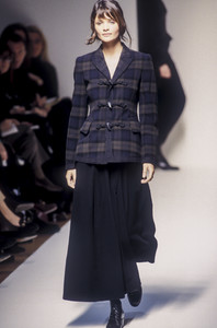 jil-sander-fw-1993-7.thumb.jpg.7a37061cf12299ab7e92a15376f9a892.jpg