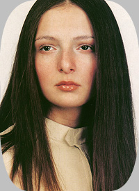 julia4o.jpg.b5758fed67d6453f269aa50f05e20a76.jpg