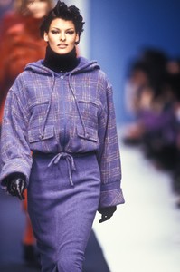 karl-lagerfeld-fw-1992-1.thumb.jpg.b1ce3adfa3e1503dd829da89ae9cc311.jpg