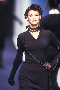 karl-lagerfeld-fw-1992-2.thumb.jpg.4ec16984ef7c561c867967aaac623166.jpg