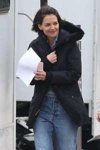 katie-holmes-untitled-fbi-fox-tv-show-set-in-chicago-03-29-2018-0.jpg