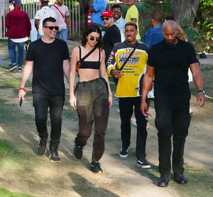 kendall-jenner-coachella-2018-in-palm-springs-0.thumb.jpg.1e965168dd36f83b5077140b6d90f1f7.jpg