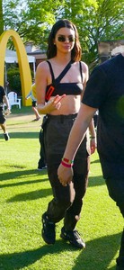 kendall-jenner-coachella-2018-in-palm-springs-4.jpg