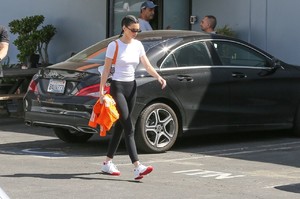 kendall-jenner-leaves-a-studio-in-calabasas-04-10-2018-3.jpg