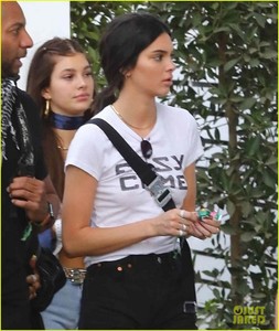kendall-jenner-the-weeknd-hug-coachella-01.jpg