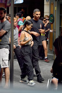 kourtney-kardashian-at-disneyland-in-anaheim-04-21-2018-4.jpg