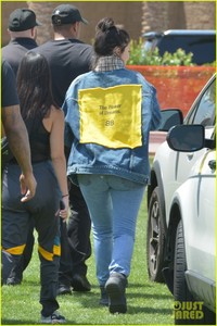 kylie-jenner-and-kourtney-kardashian-arrive-at-coachella-with-their-boyfriends-32.jpg