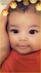 kylie-jenner-shares-super-cute-stormi-videos-on-snapchat-02.thumb.jpg.a4dcf4b6c7e24437ebed773a47df0c49.jpg