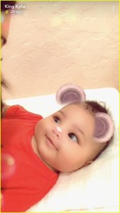 kylie-jenner-shares-super-cute-stormi-videos-on-snapchat-04.thumb.jpg.de5cf124598e360de98f1b62c4ee70c8.jpg