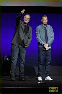leonardo-dicaprio-quentin-tarantino-tease-once-upon-a-time-in-hollywood-cinemacon-05.jpg