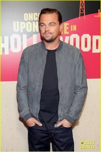 leonardo-dicaprio-quentin-tarantino-tease-once-upon-a-time-in-hollywood-cinemacon-20.jpg