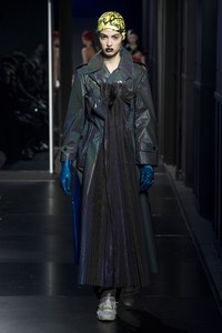 maison-margiela-po-hc-rs18-0015.thumb.jpg.ab852bb59583a6f5d341b10fcc253db3.jpg