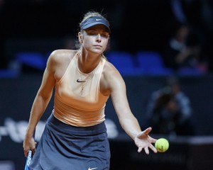 maria-sharapova-porsche-tennis-grand-prix-2018-in-stuttgart-8.jpg