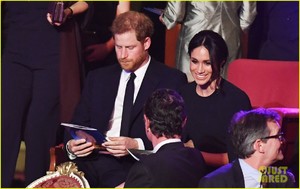 meghan-markle-prince-harry-queen-elizabeth-party-04.jpg