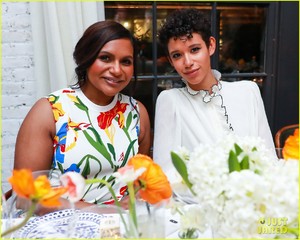 mindy-kaling-more-celebrate-tory-burchs-new-fragrance-just-like-heaven-14.jpg