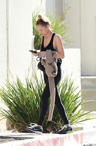 nicole-richie-hits-the-gym-in-los-angeles-04-09-2018-3.jpg