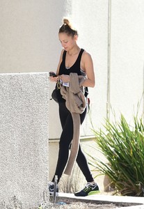 nicole-richie-hits-the-gym-in-los-angeles-04-09-2018-4.jpg