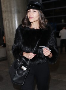 olivia-culpo-travel-style-lax-airport-in-los-angeles-04-11-2018-1.thumb.jpg.3f6b69f378fd64404433a0c04983060d.jpg